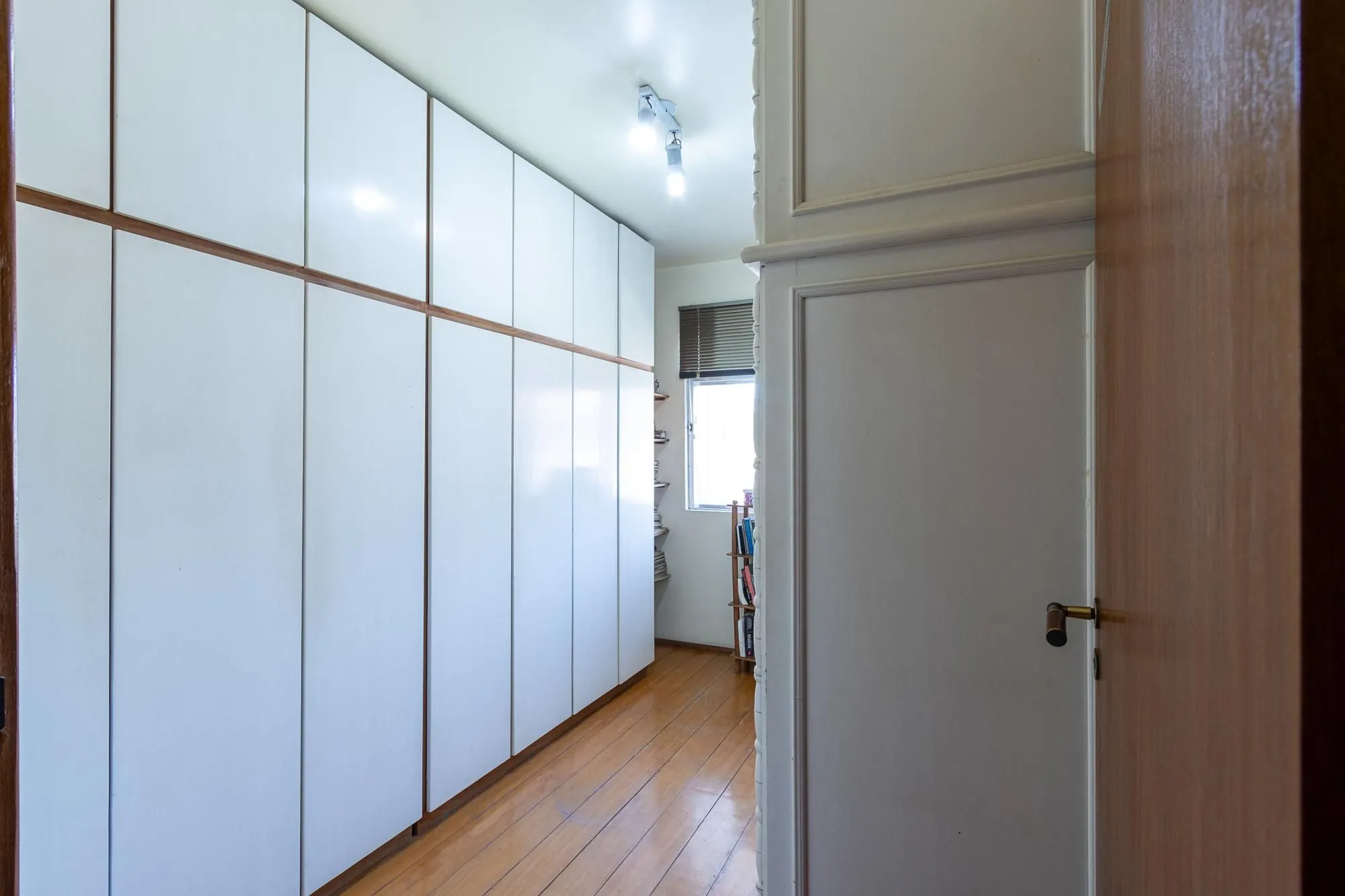 Imagem Casa com 3 quartos (1 suite), 4 vagas - Vila Nova