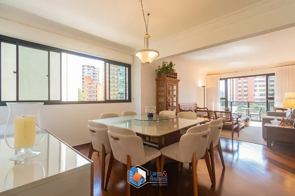 Foto do imóvel Apartamento para venda em Moema com 3 quartos, sendo 1 suíte, 152m² em Rua Tuim