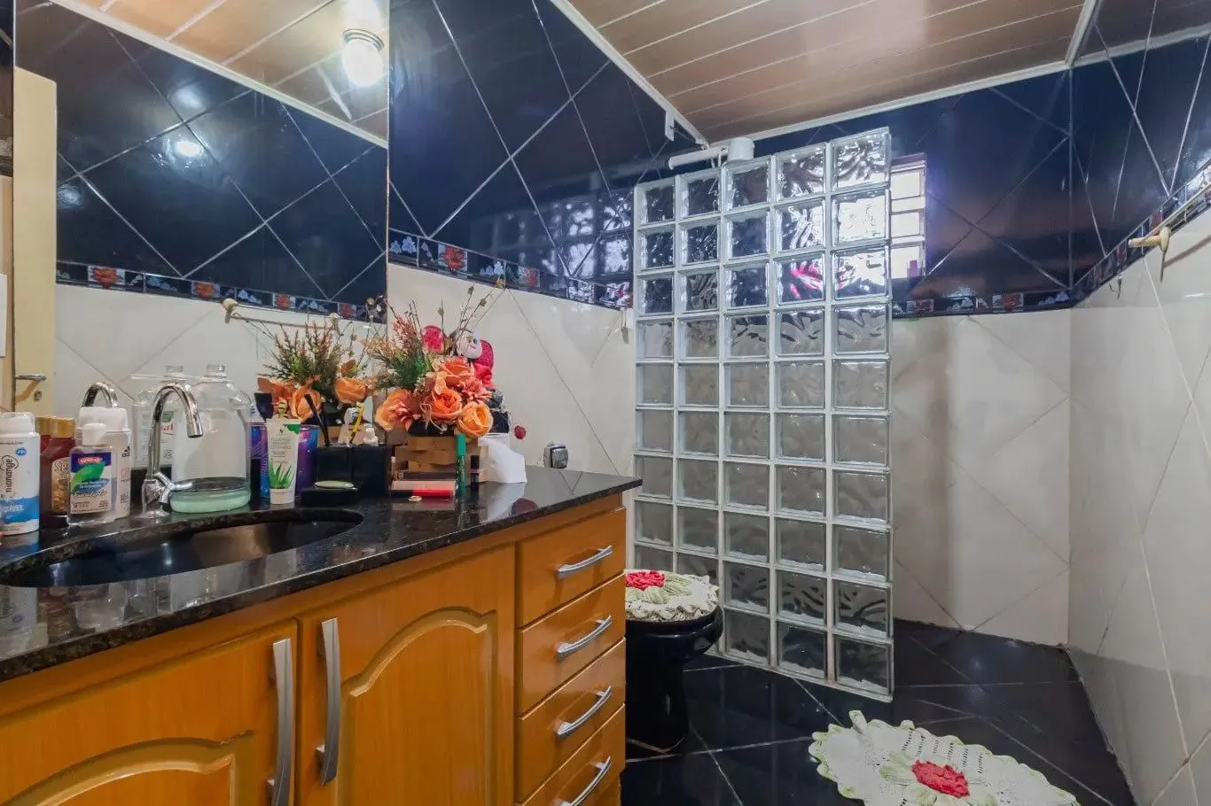 Imagem Casa com 2 dormitórios no bairro Sarandi, Porto Alegre