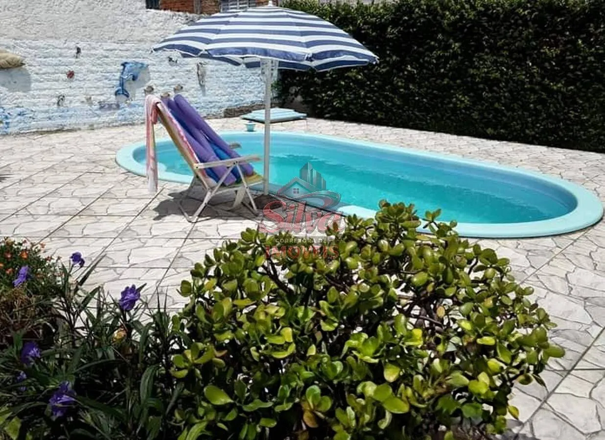 Imagem C787 | Casa de madeira com piscina à venda no Mariluz