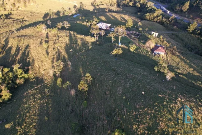 Imagem Chácara com 02 casas bem localizada, apenas 70km de Curitiba em Campina Grande do Sul PR
