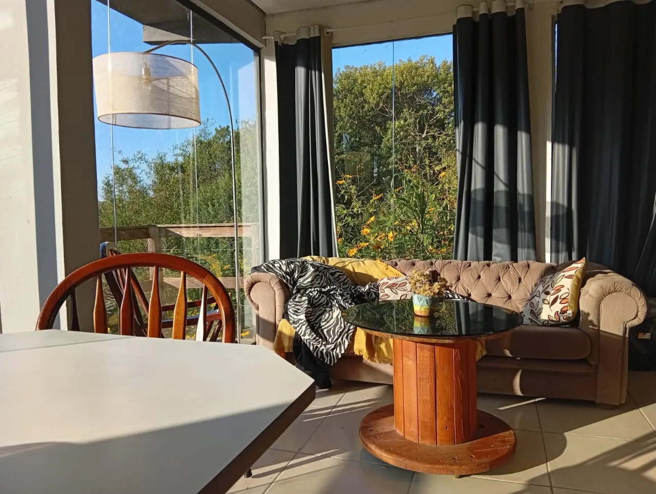 Imagem Casa à venda em Garopaba com 2 unidades independentes e terreno de 2.000 m²