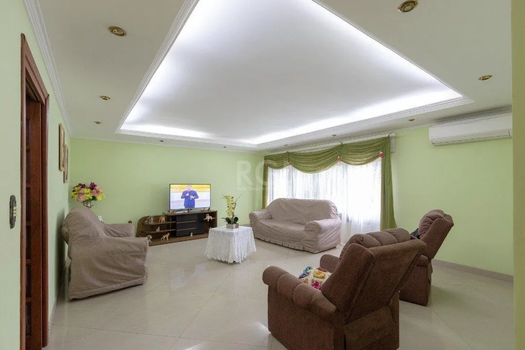 Imagem Casa para Venda - 160m², 3 dormitórios, sendo 2 suites, 3 vagas - Cristal