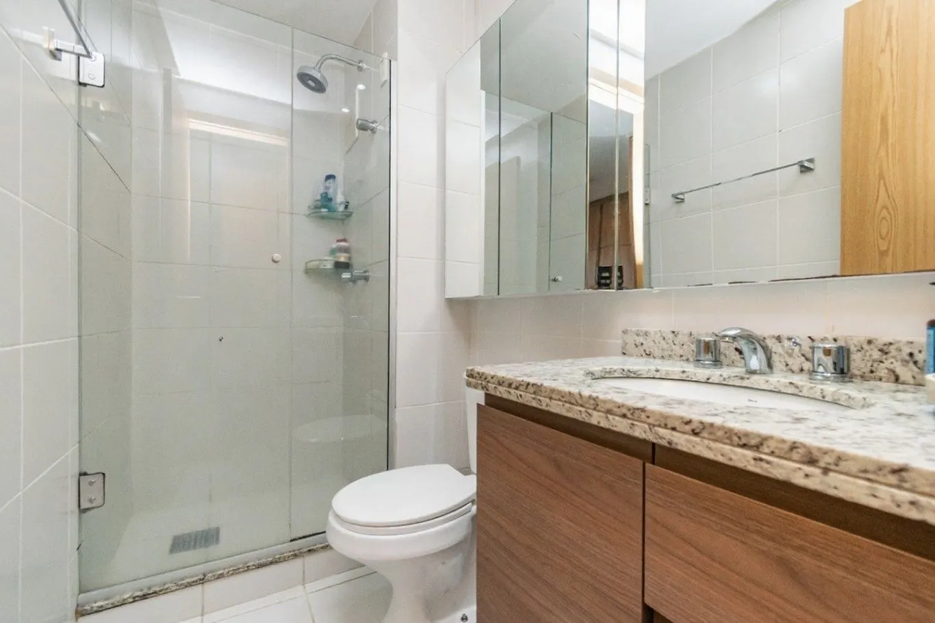 Imagem Vende-se apartamento com 2 quartos (1 suíte), 62m² e 1 vaga - Passo da Areia