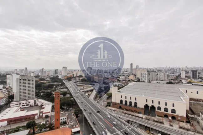 Imagem Apartamento à venda na Liberdade, São Paulo-SP - 3 quartos, 1 suíte, 2 salas, 2 banheiros, 1 vaga - 55,00 m²