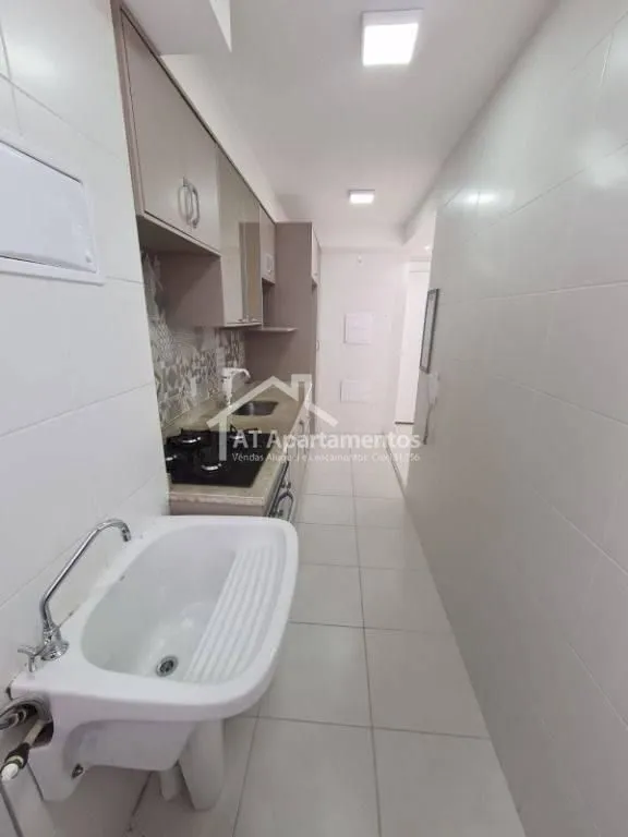 Imagem Apartamento 2 quartos em Todos os Santos, Rio de Janeiro, com varanda e vista para piscina