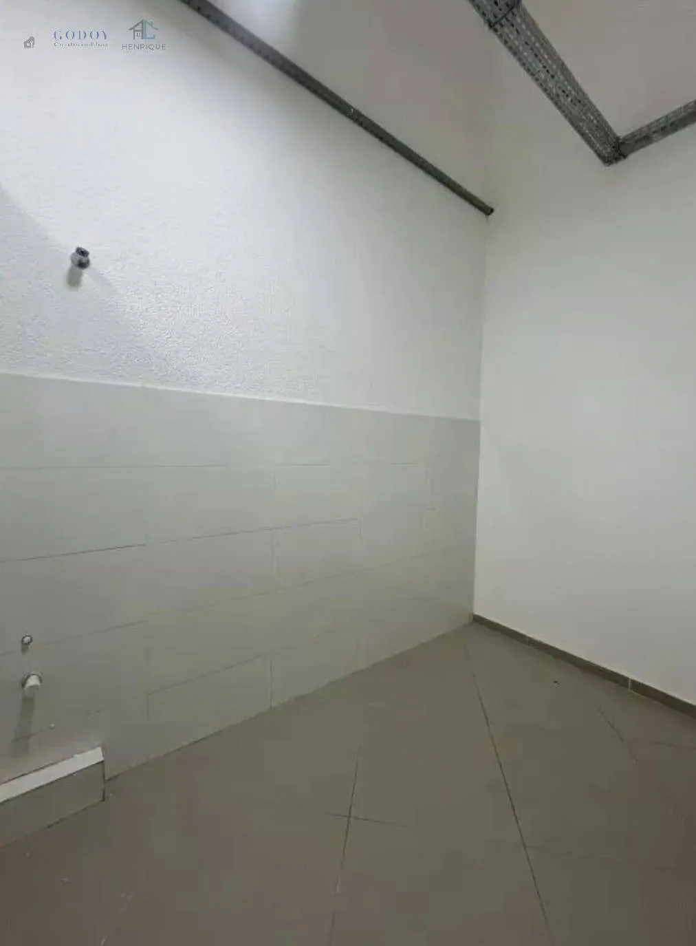 Imagem Ponto Comercial Amplo para Locação no Centro de Guaratinguetá