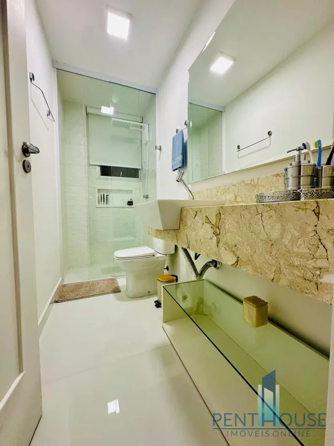 Imagem Apartamento Quadra Mar para Venda em Balneário Camboriú, CENTRO, 2 dormitórios, 1 banheiro, 1 vaga