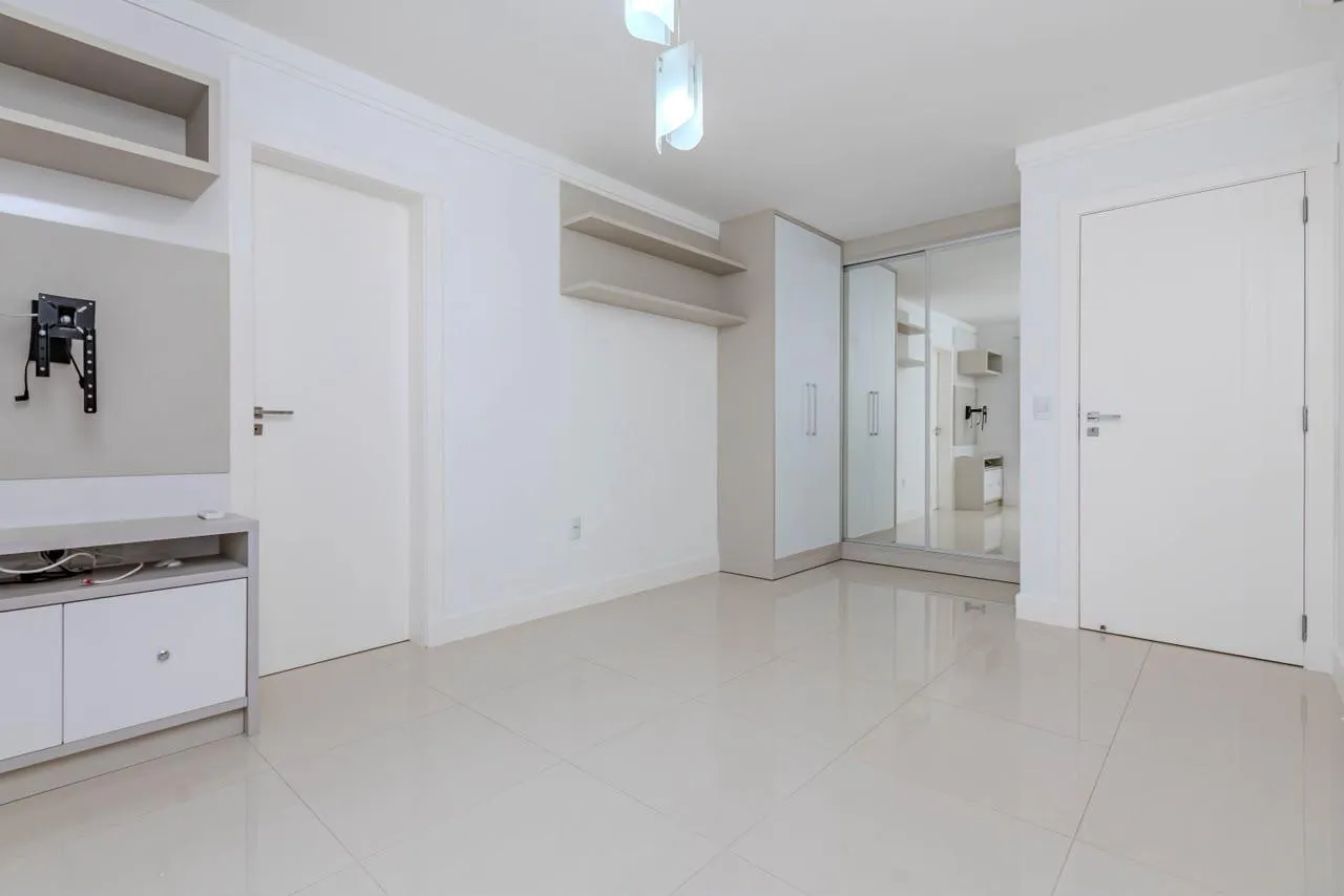 Imagem Apartamento com vista para o mar à venda com 270m2 por R$ 4.900.000,00