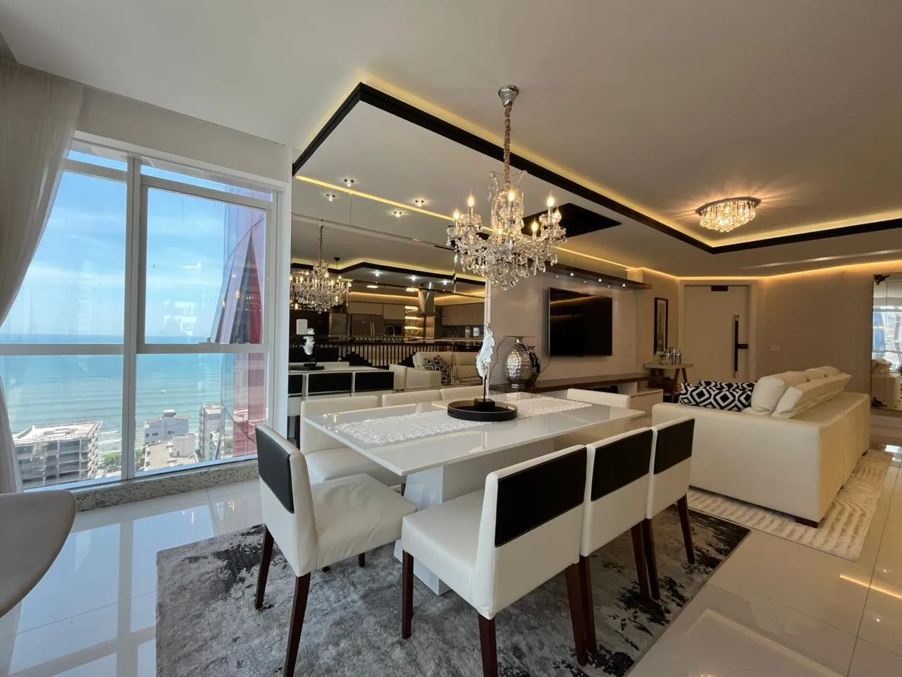 Imagem Apartamento com vista para o mar à venda com 229m2 por R$ 5.900.000,00