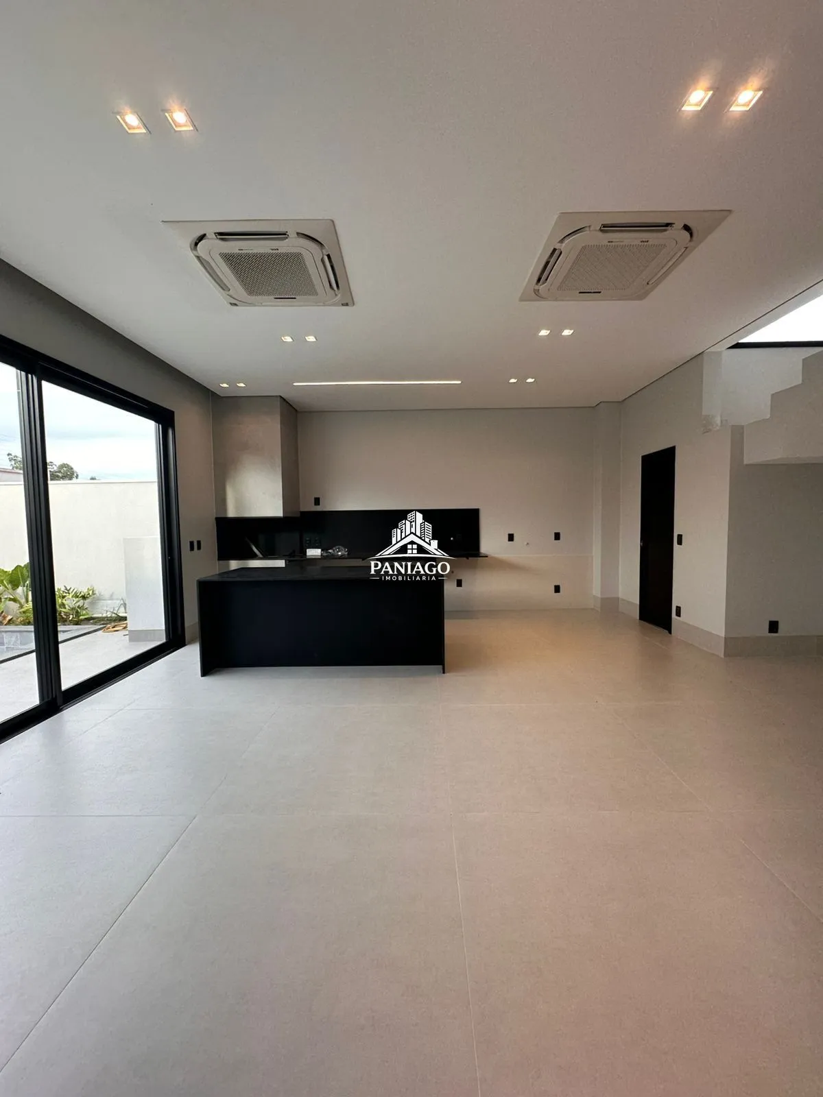 Imagem Casa à Venda no Ginco Florais Pérola | 213m² | 3 Suítes | Piscina Com Hidromassa