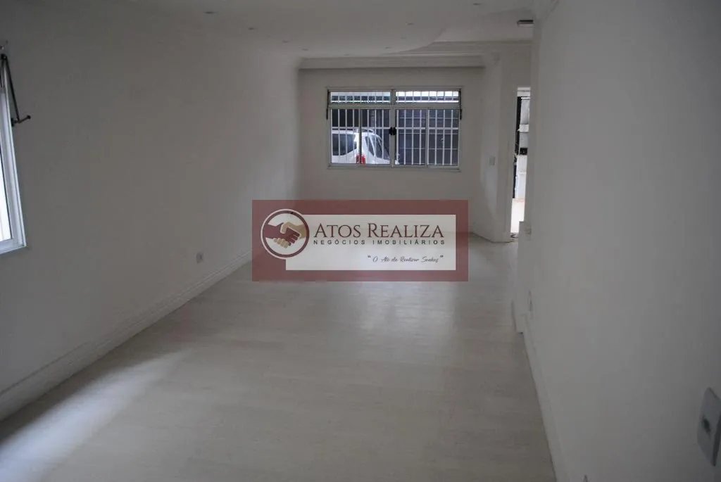 Imagem Vendo SUPER Oportunidades na vila Mariana. Casa 225m2, com 3 suítes, 6 Banheiros, 2 vagas, dependência de empregada, corredores nas laterais. OPORTUNIDADE.