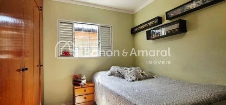 Imagem Casa térrea reformada para venda em condomínio no Taquaral em Campinas, 3 quartos e 4 vagas