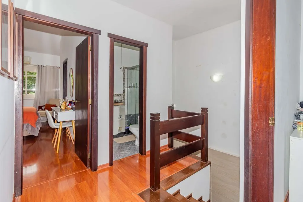 Imagem Casa de 3 dormitórios à venda no Bairro Serraria - Porto Alegre