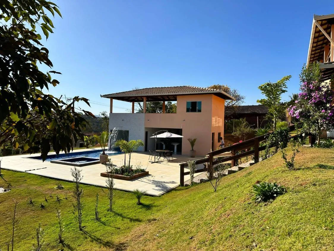 Imagem Vendo uma linda chácara em itatiaiuçu/MG , com área total de 3.400 m²,