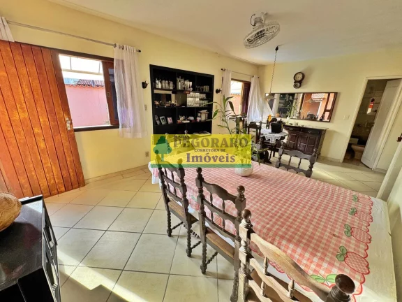 Imagem Casa de luxo à venda em Caraguatatuba-SP, bairro Martim de Sá: 4 quartos, 2 suítes, 2 salas, 3 banheiros, 3 vagas de garagem, 249m².