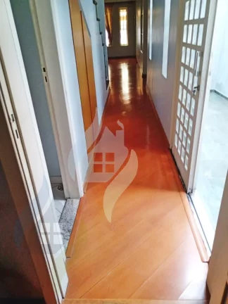 Imagem Sobrado, 4 dormitórios sendo 1 suíte, 4 banheiros, com 223m² em Vila Euclides/SBC