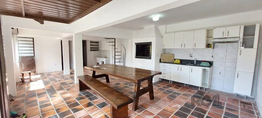 Imagem Casa com 3 dormitórios no bairro Sarandi