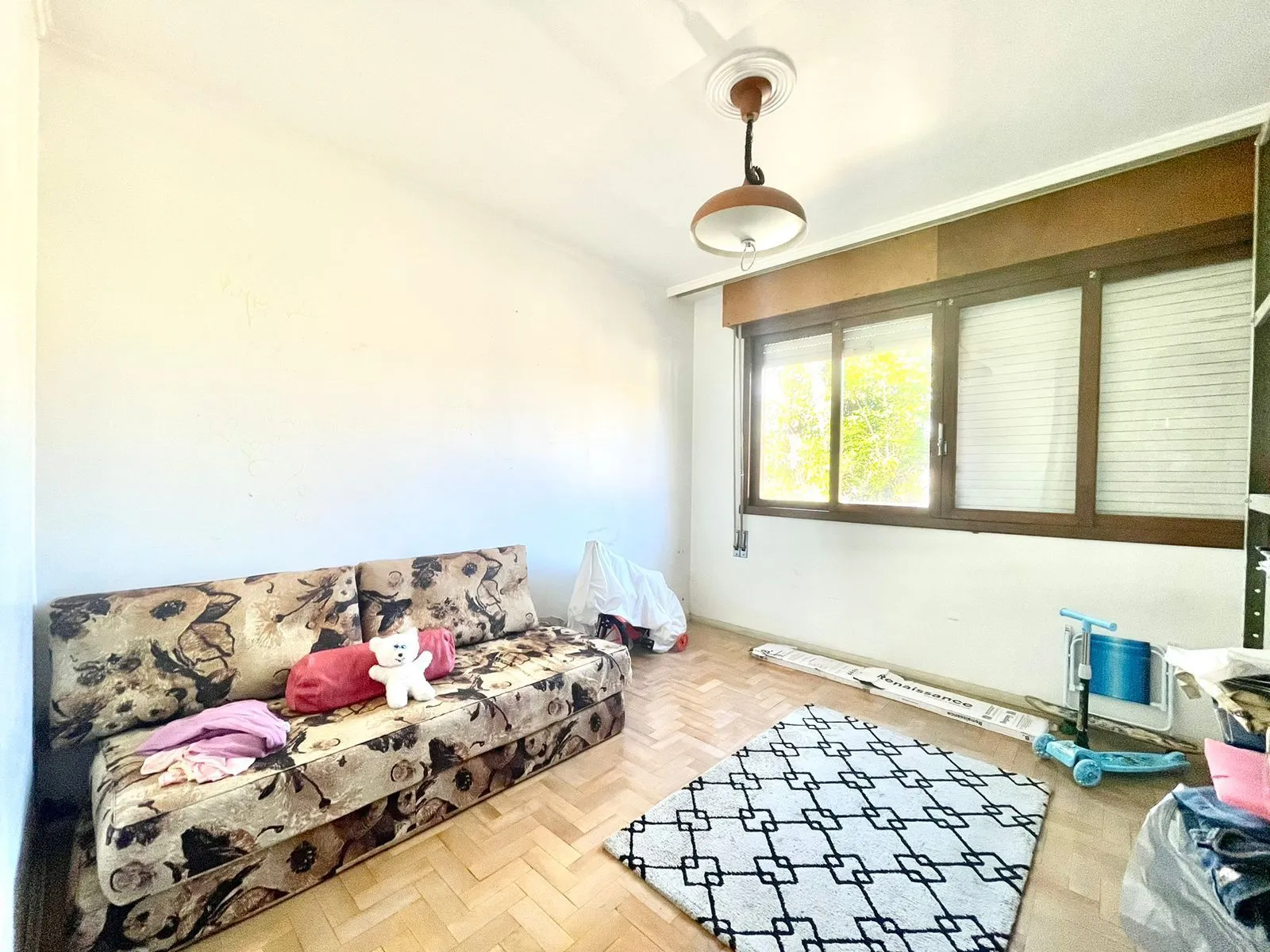 Imagem Sobrado Com 4 dormitórios, 1 suíte e 228M² no Bairro Petrópolis -Porto Alegre