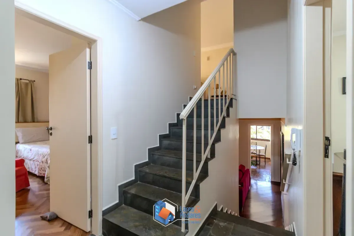 Imagem Casa para venda em Vila Nova Caledônia com 4 quartos, sendo 2 suítes, 346m²