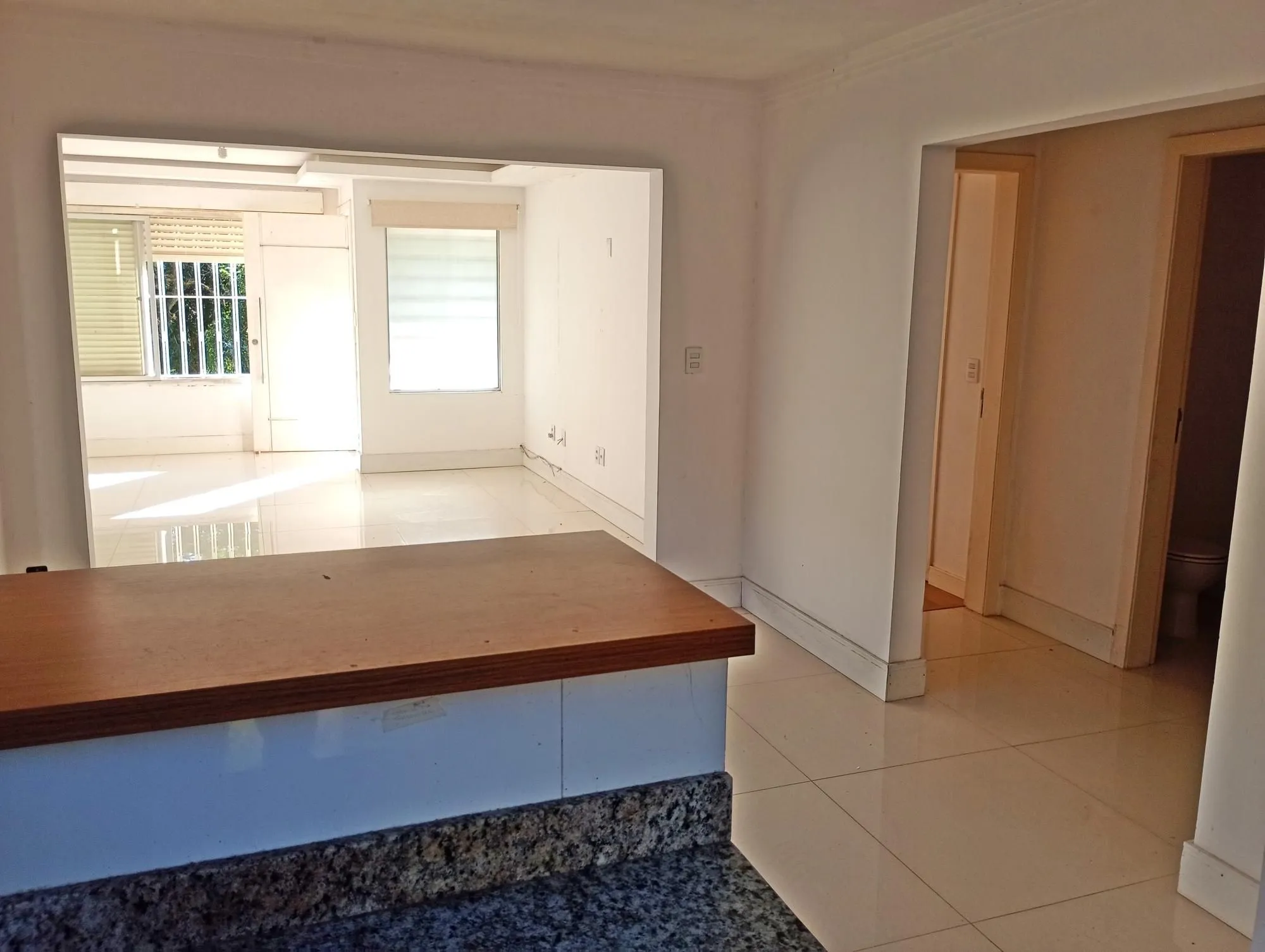 Imagem Casa com 3 suítes próxima ao Iguatemi e Parque Germânia