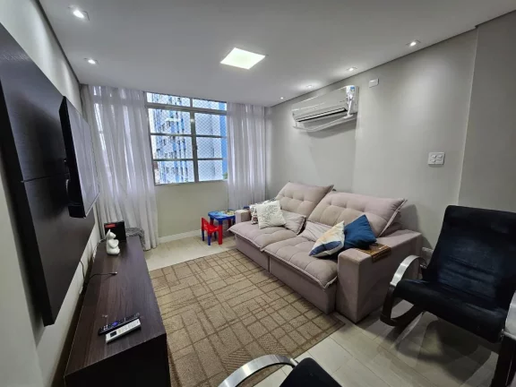 Imagem Apartamento Reformado de 2 Quartos na Quadra da Praia, ao lado Shopping Praiamar
