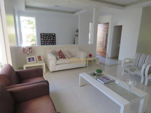 Imagem Casa térrea, com piscina, muito bem conservada e moderna com 600m² de terreno e 300m² de construção com 04 suítes. Estuda Permuta