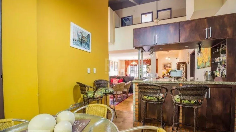 Imagem Casa para Venda - 294.4m², 4 dormitórios, sendo 2 suites, 2 vagas - Nonoai