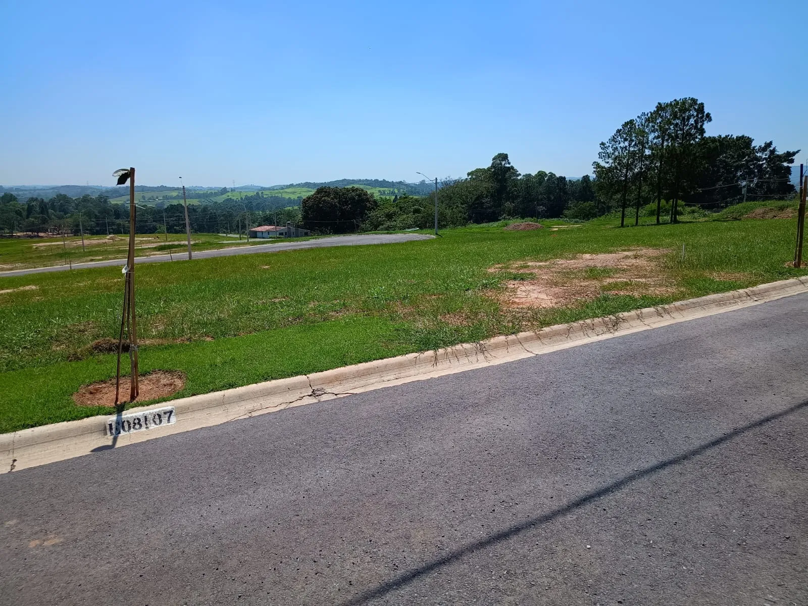 Imagem Explore o seu Novo Lar no Villaggio Itália: Terreno de 250m² na Parte Alta do Condomínio!