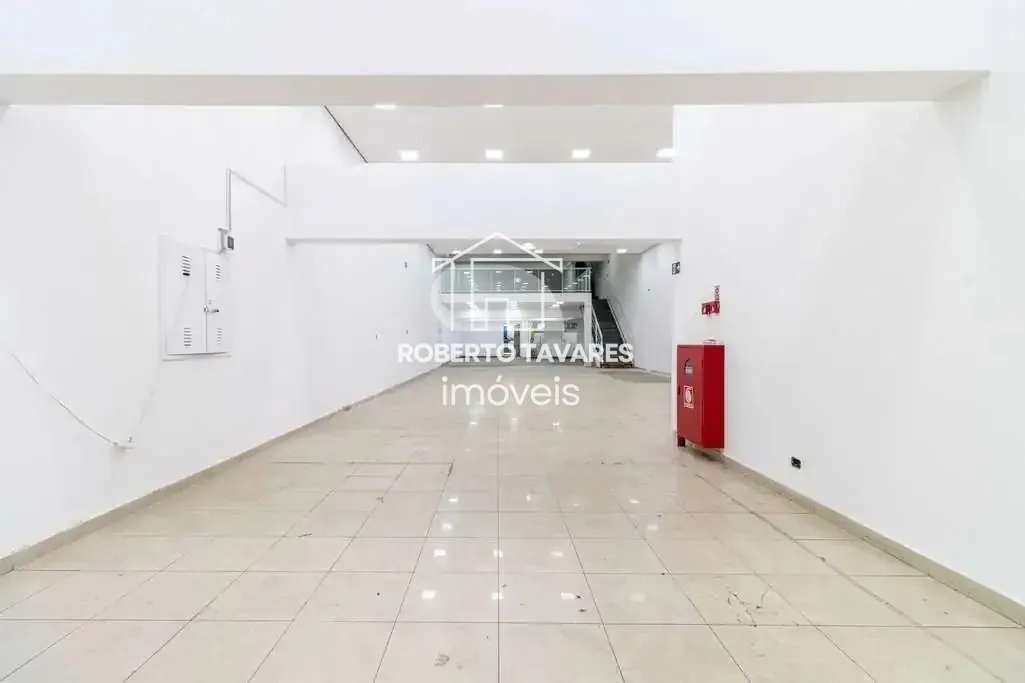 Imagem Prédio com 946,05 M² contendo terreno de 8,10 de largura x 44m de profundidade. Excelente localização, entre duas estações de metrô - Estação Marechal Deodoro e Santa Cecilia.