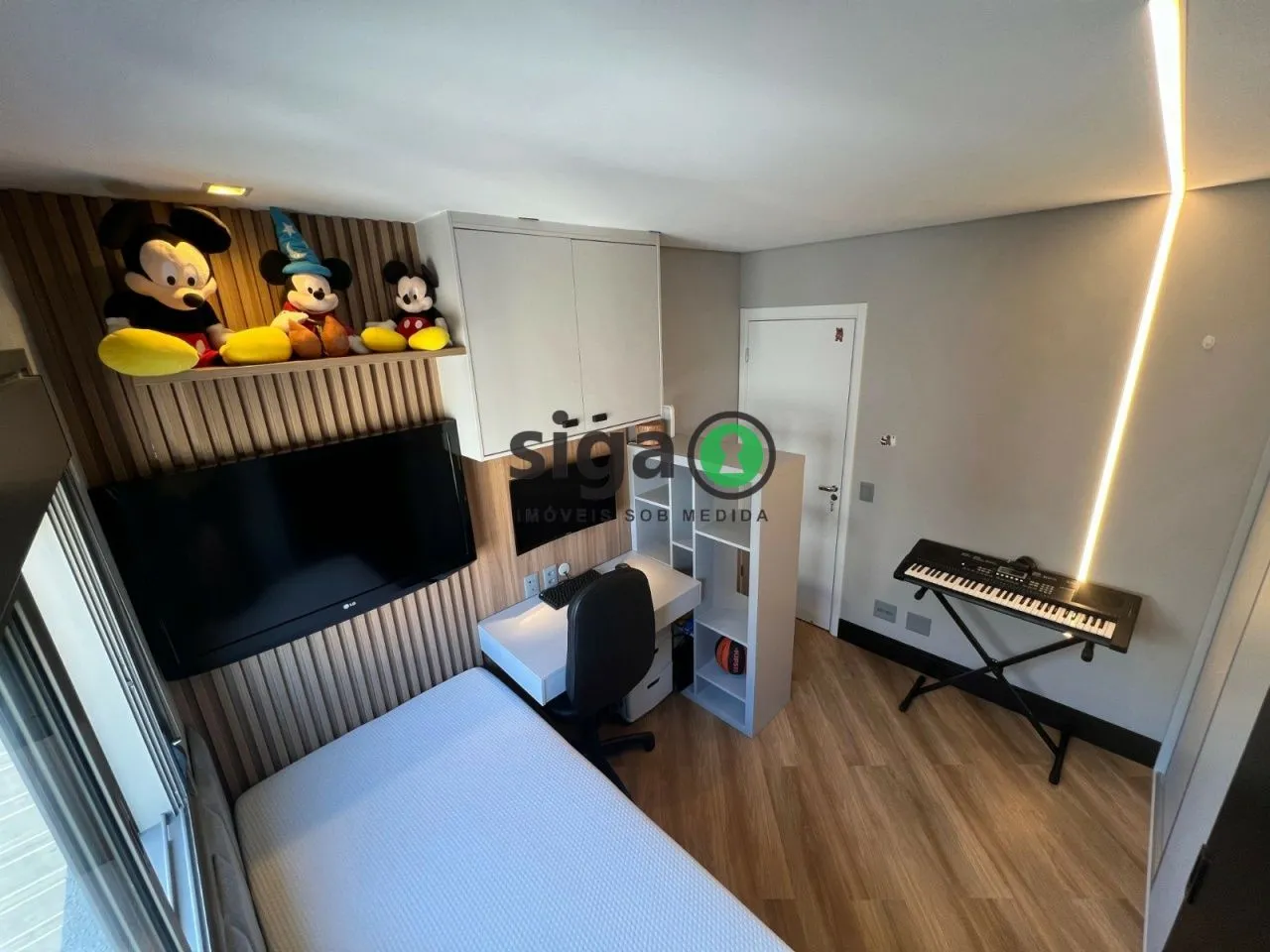 Imagem Apartamento com 149m2, 3 Suites, 4 banheiros 2 vagas demarcadas e deposito de 3m2