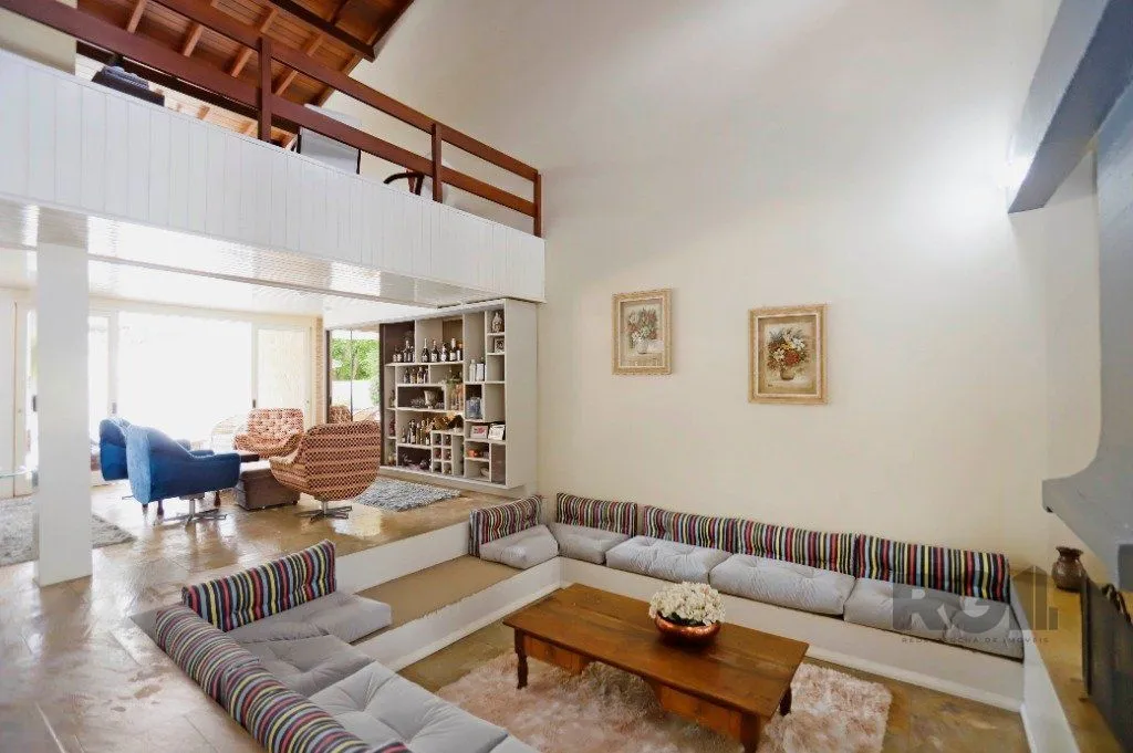 Imagem Casa 04 suítes no Bairro Ipanema em Porto Alegre