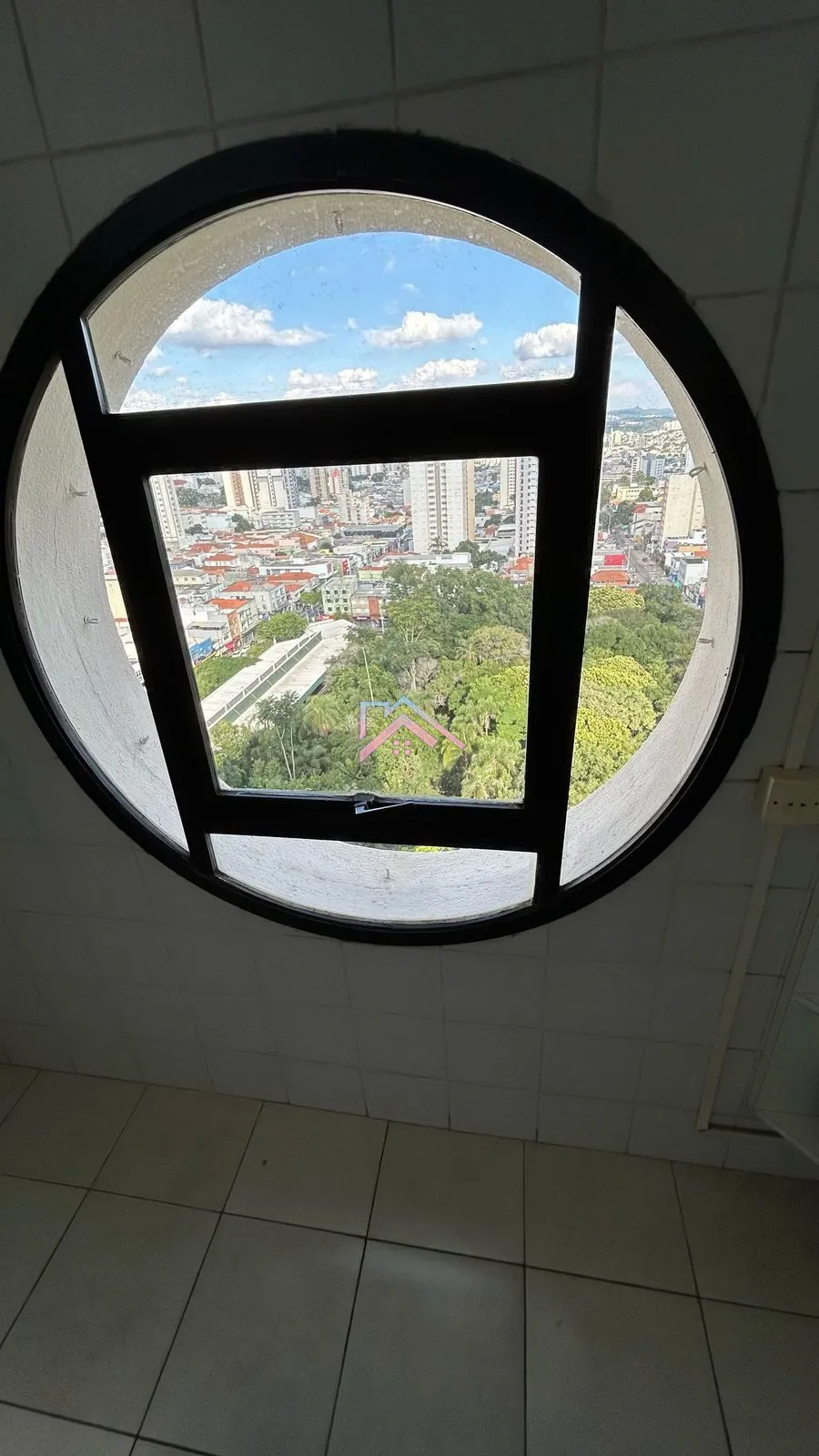 Imagem Apartamento à venda Edifício BBC - área útil 156 m2 com 3 dormitórios sendo 1 suíte / 2 vagas / Cent