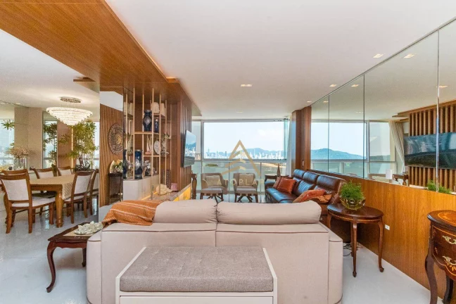 Imagem Apartamento com 4 dormitórios à venda, 190 m² por R$ 7.500.000,00 - Pioneiros - Balneário Camboriú/SC