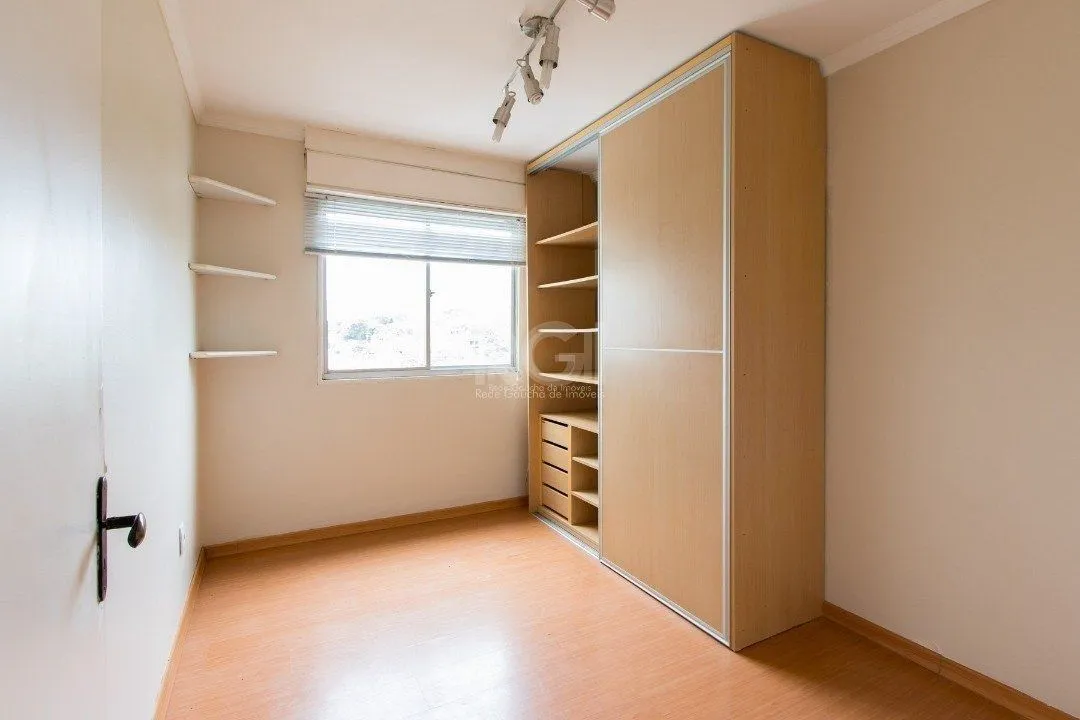 Imagem Apartamento de 2 dormitórios e 1 vaga de garagem no bairro Cristal.