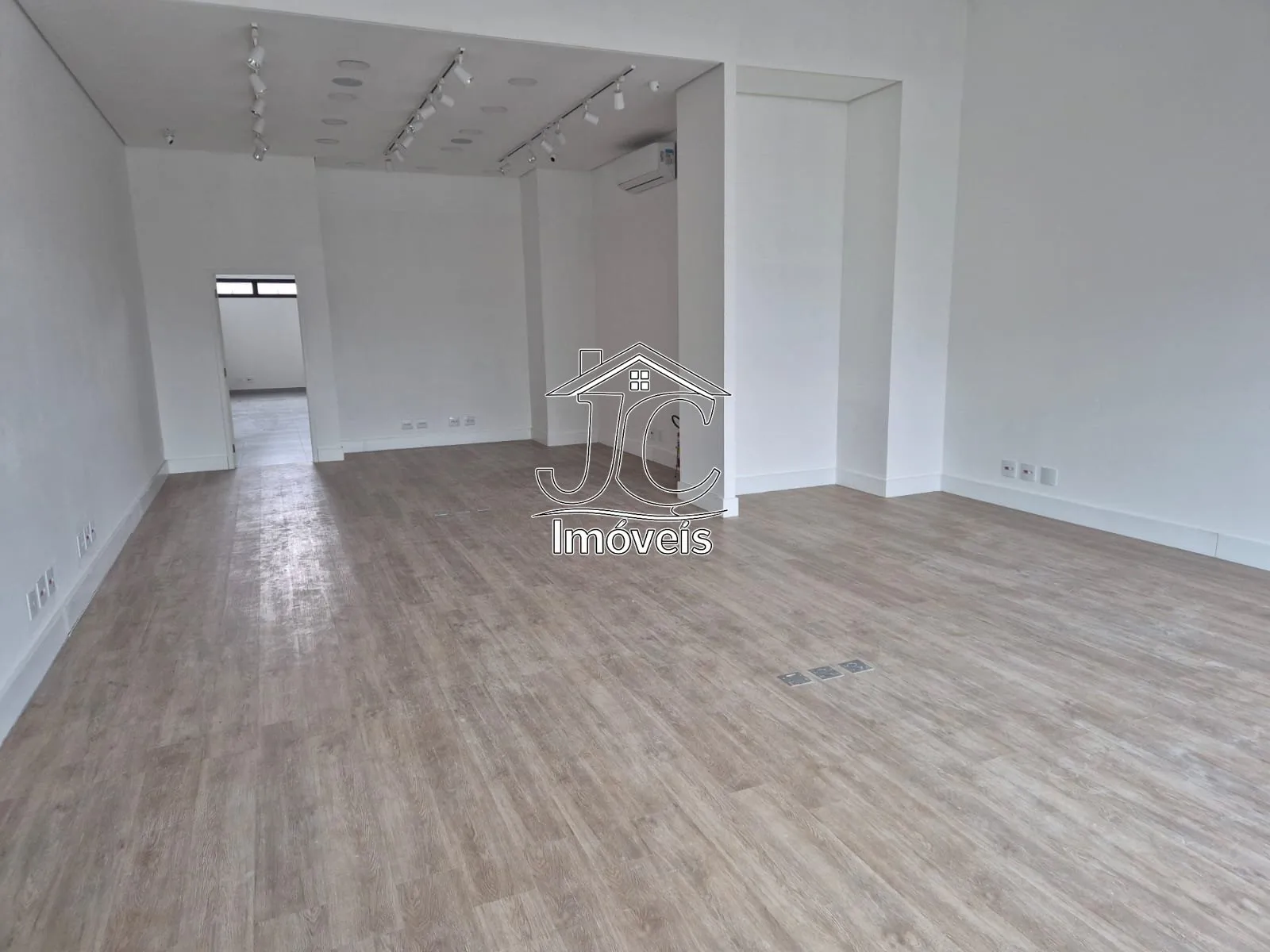 Imagem SALÃO PARA LOCAÇÃO, COM 135 M² NO JARDIM PAIQUERÊ - VALINHOS/SP