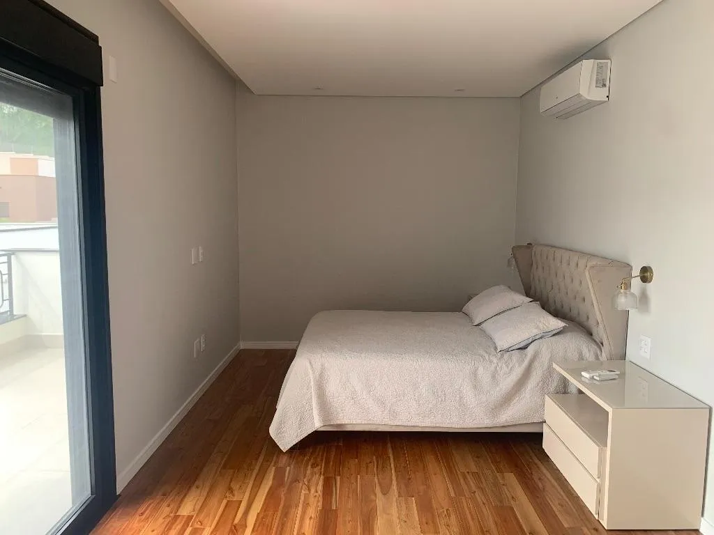 Imagem Casa Espetacular em Condomínio Fechado em Valinhos - Oportunidade Única!