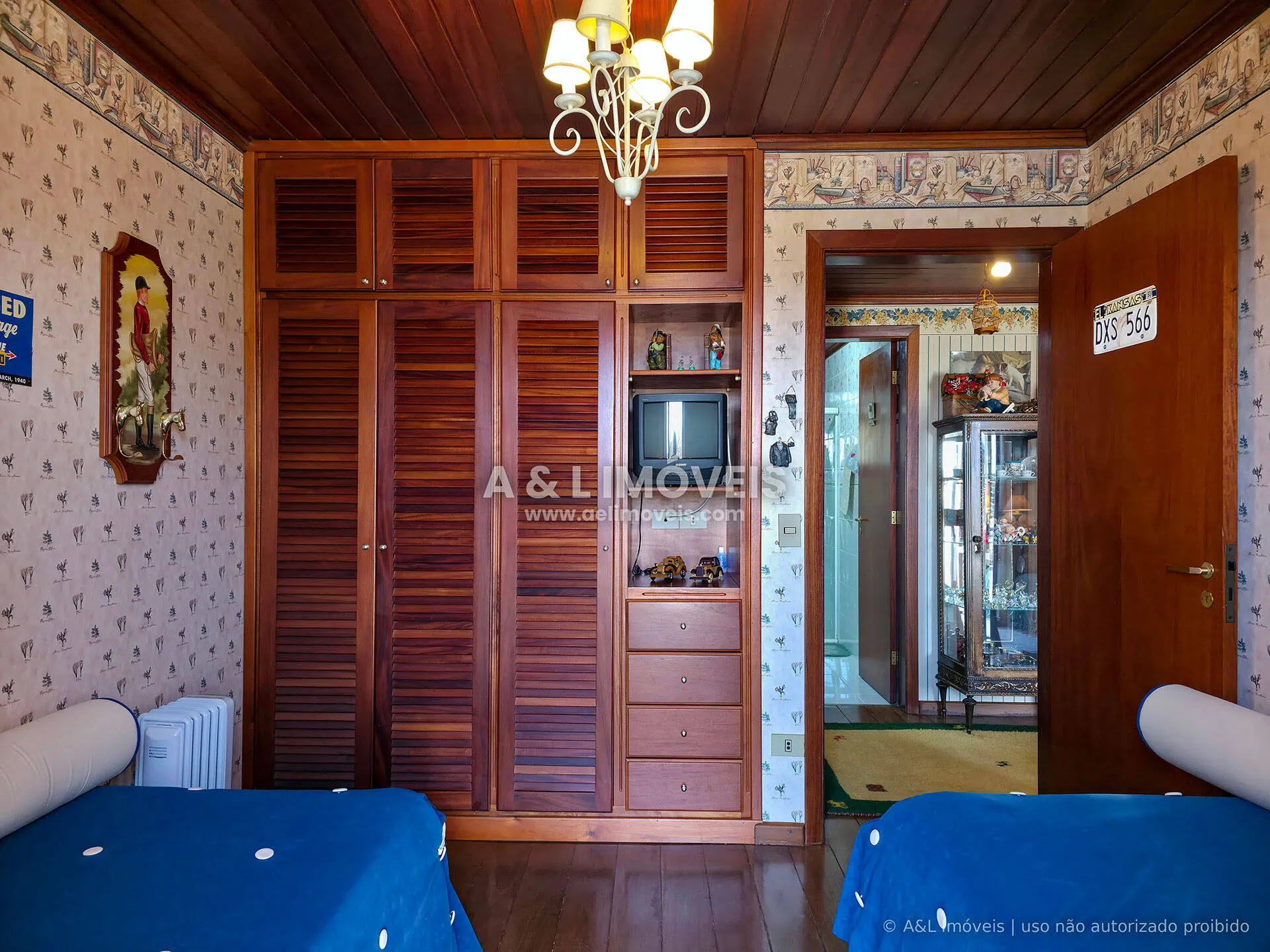 Imagem Apartamento com 4 dormitórios e 2 suítes à venda em Campos do Jordão