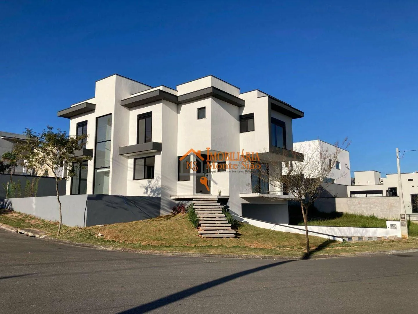 Foto do imóvel Sobrado com 4 dormitórios à venda, 342 m² por R$ 2.770.000,00 - Jardim São Pedro - Mogi das Cruzes/SP