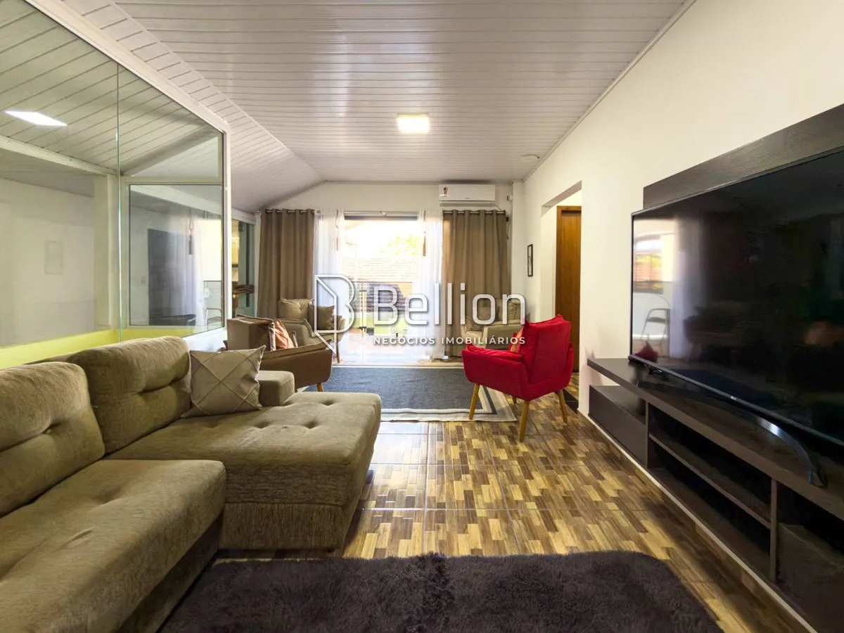 Imagem Duas casas em um único terreno: uma excelente oportunidade para morar, investir ou gerar renda!