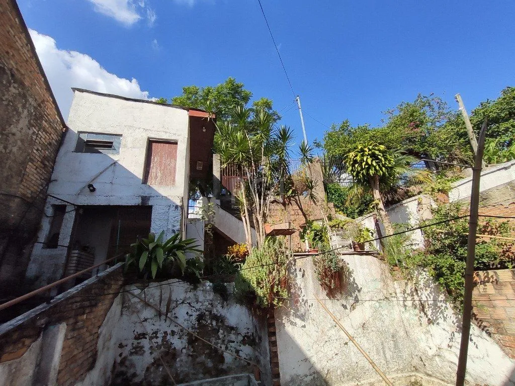 Imagem Casa para Venda - 134m², 2 dormitórios, 1 vaga - Nonoai