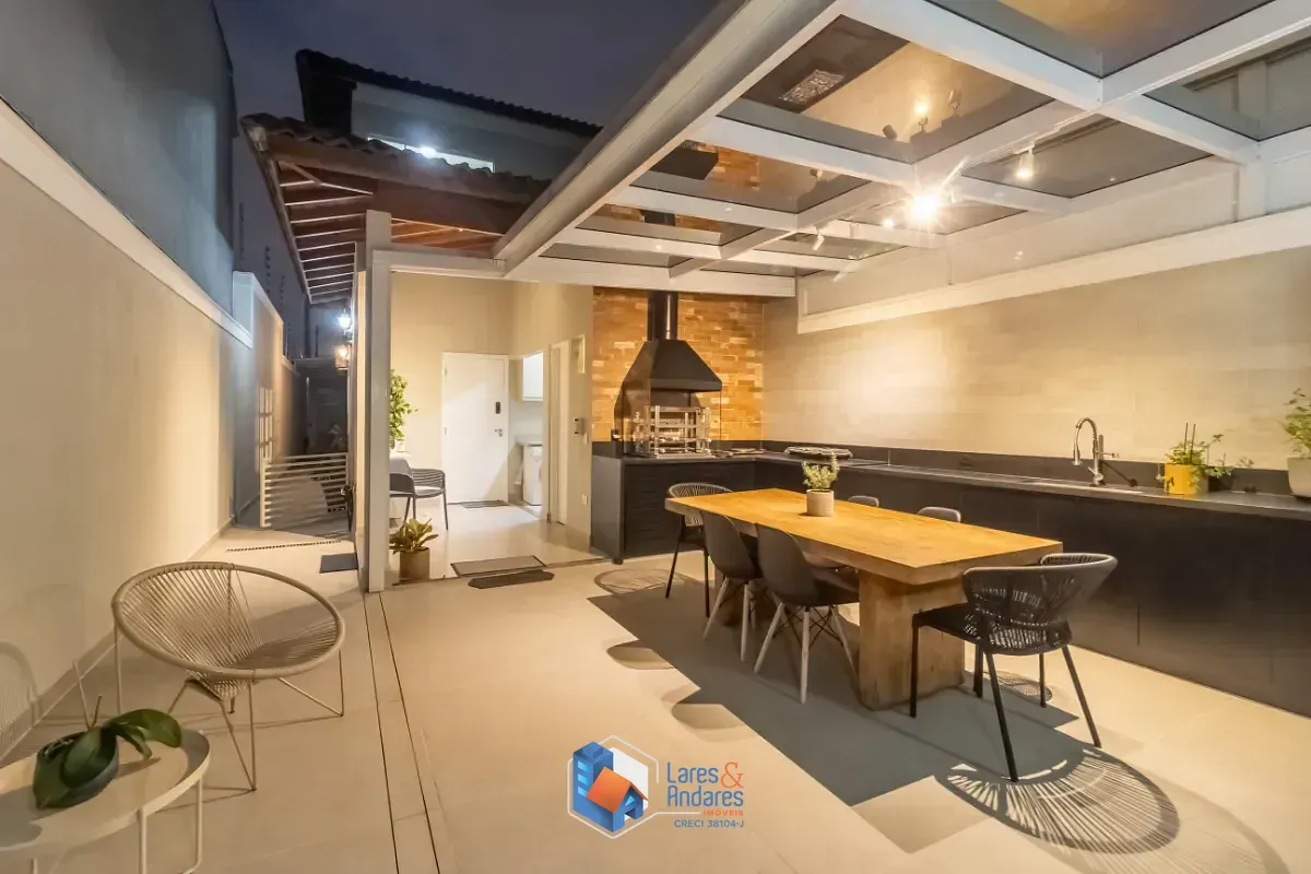 Imagem Sobrado para venda em Santa Teresinha com 3 quartos, sendo 3 suítes, 185m²