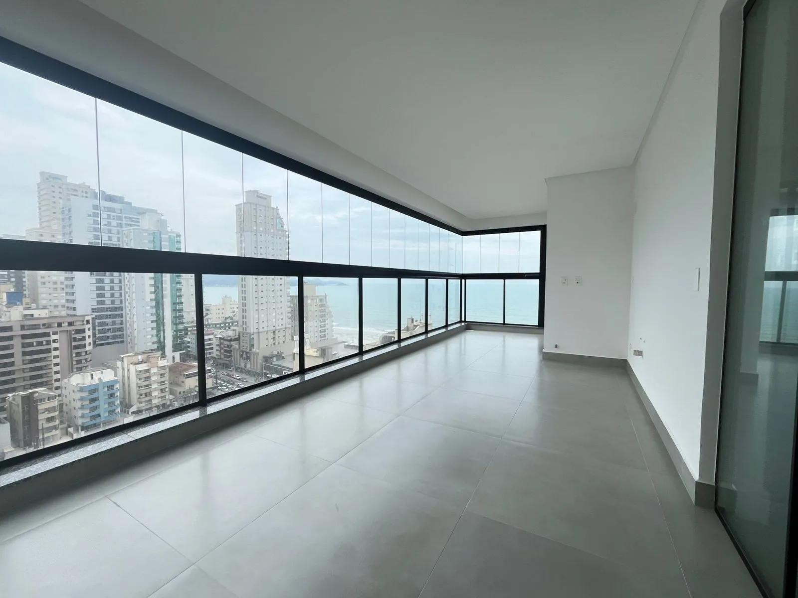 Imagem Apartamento com vista para o mar à venda com 207m2 por R$ 4.000.000,00