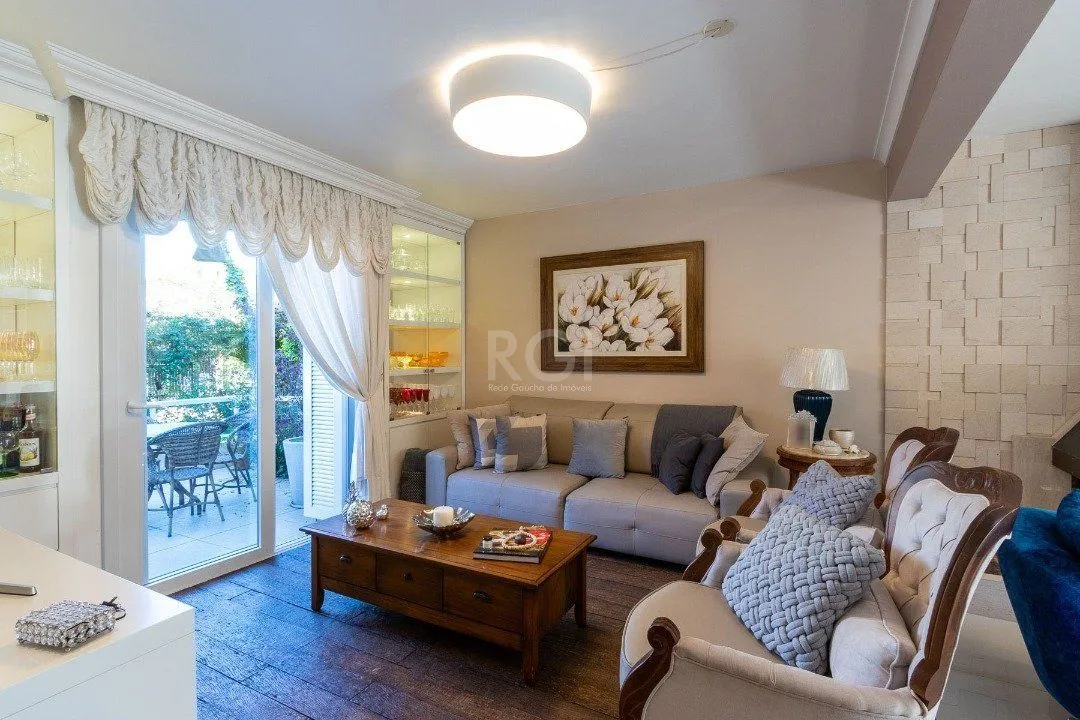 Imagem Casa Condominio para Venda - 240m², 4 dormitórios, sendo 1 suites, 2 vagas - Ipanema