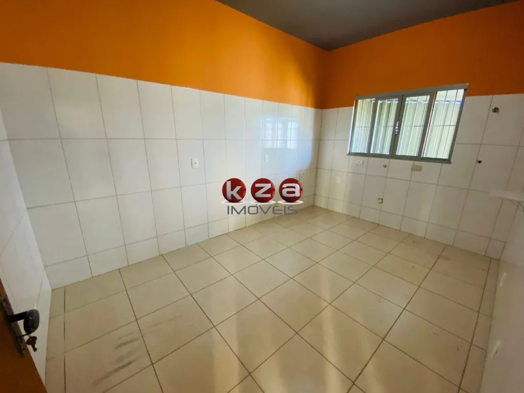 Imagem Galpão Comercial para Locação em Vinhedo-SP - Jardim São Lucas: 1 Sala, 3 Banheiros, 3 Vagas de Garagem, 200m² de Área.
