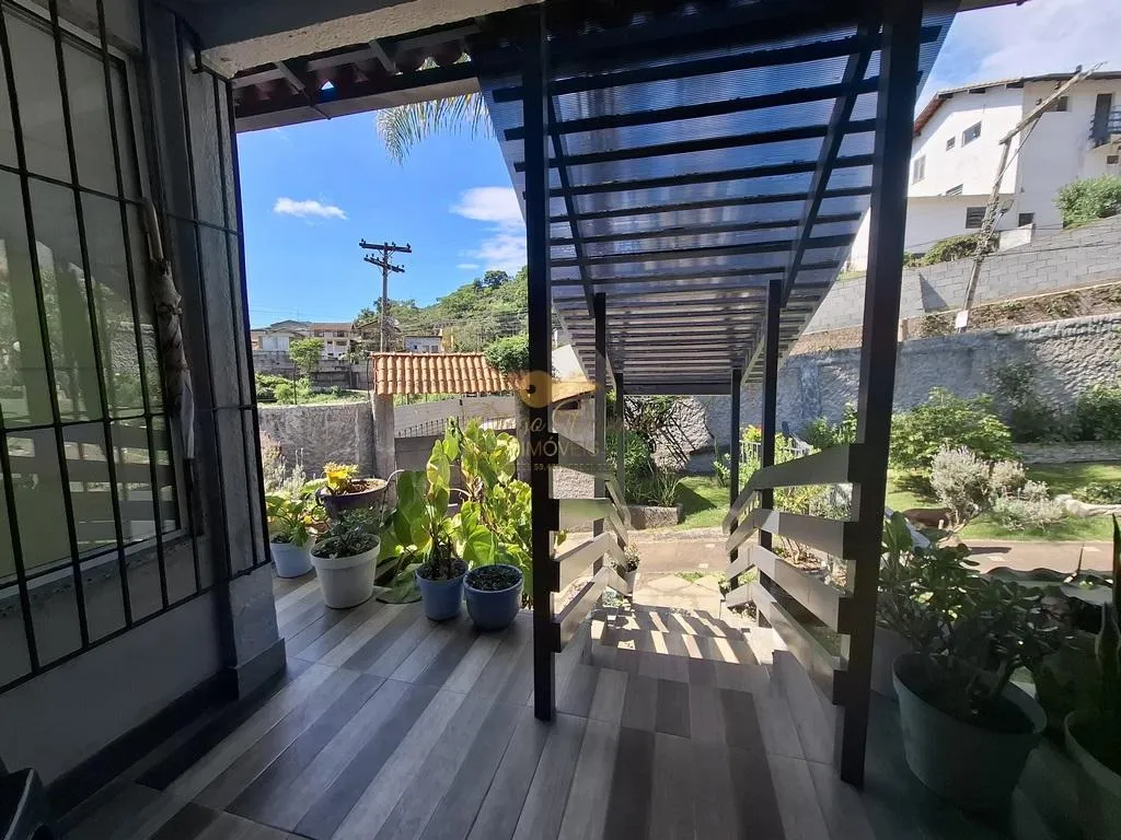 Imagem Casa para Venda em Teresópolis / RJ no bairro Golfe