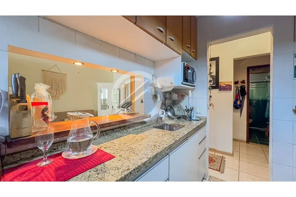 Imagem No Bairro Petrópolis, na Rua Dona Eugênia nº 964, apartamento térreo elevado com pátio, 1 dormi...