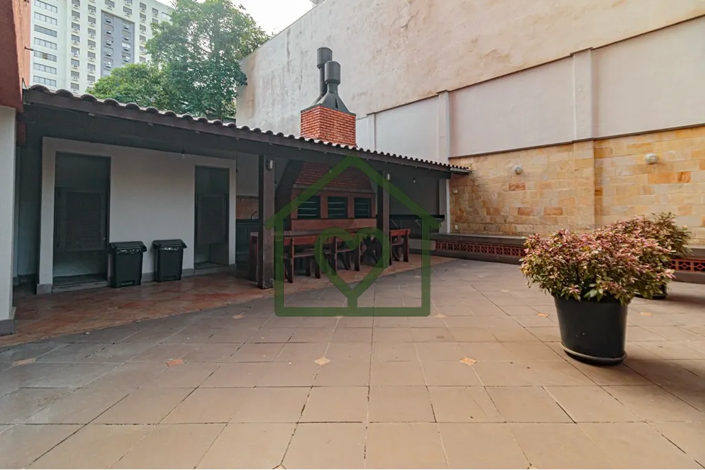 Imagem Apartamento na Rua Miguel Tostes em Porto Alegre localizado no 2º andar com 200m2 totais sendo 138m...
