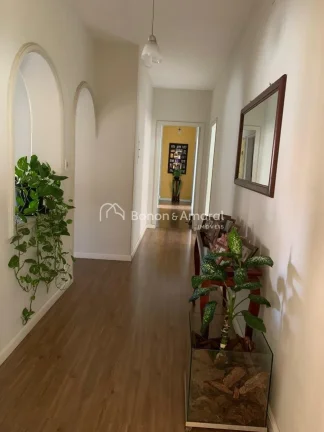 Imagem Localizada na Cidade Universitária, em Campinas, esta casa térrea reúne conforto, praticidade e e...