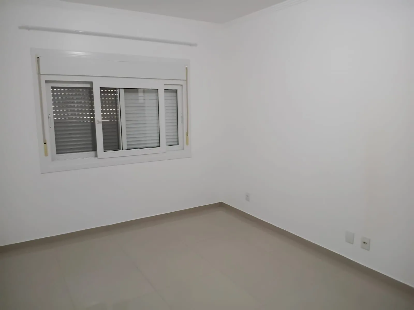 Imagem Casa de condomínio com 3 dormitórios no bairro Ipanema